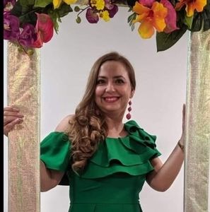 Meet your Posher, Claudia